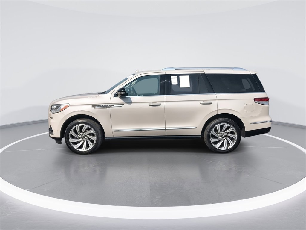 Used 2024 Lincoln Navigator Premiere image 5