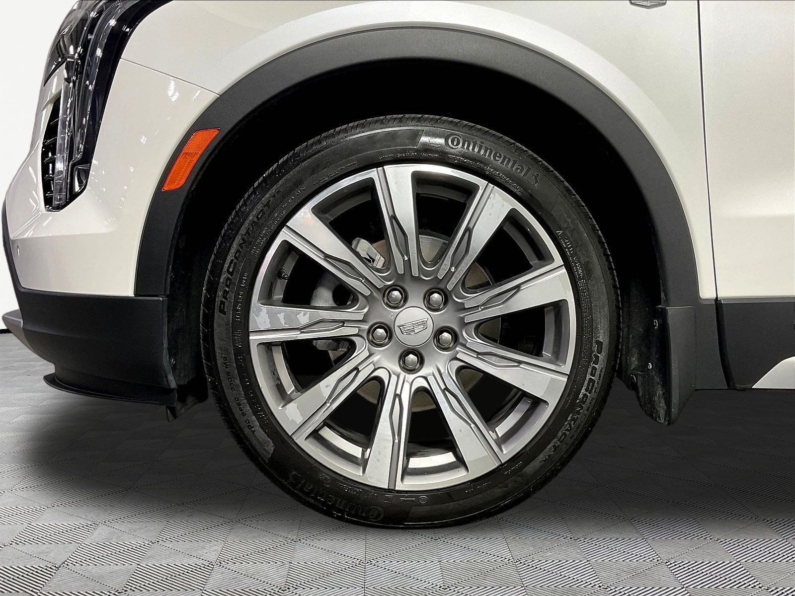 Used 2023 Cadillac XT4 Premium Luxury w/ Technology Package AWD/4WD image 34