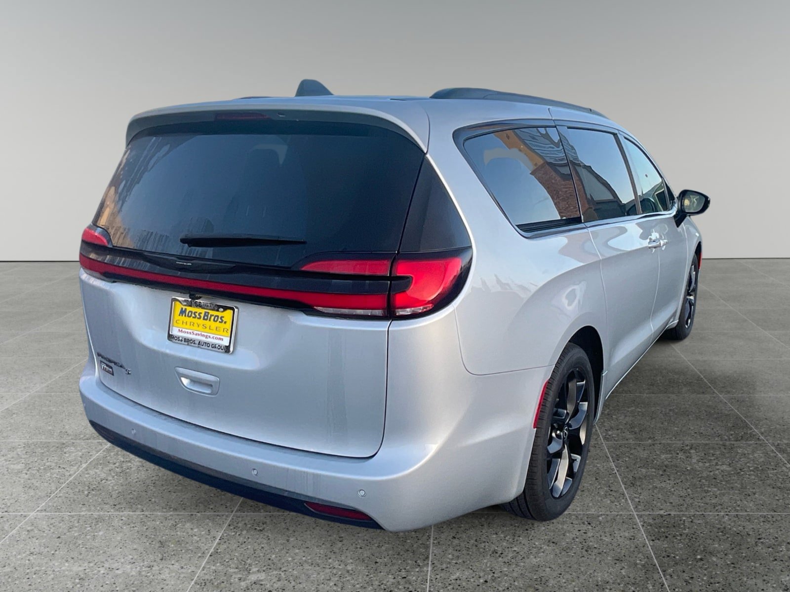 New 2026 Chrysler Pacifica Select w/ S Appearance Package FWD image 5