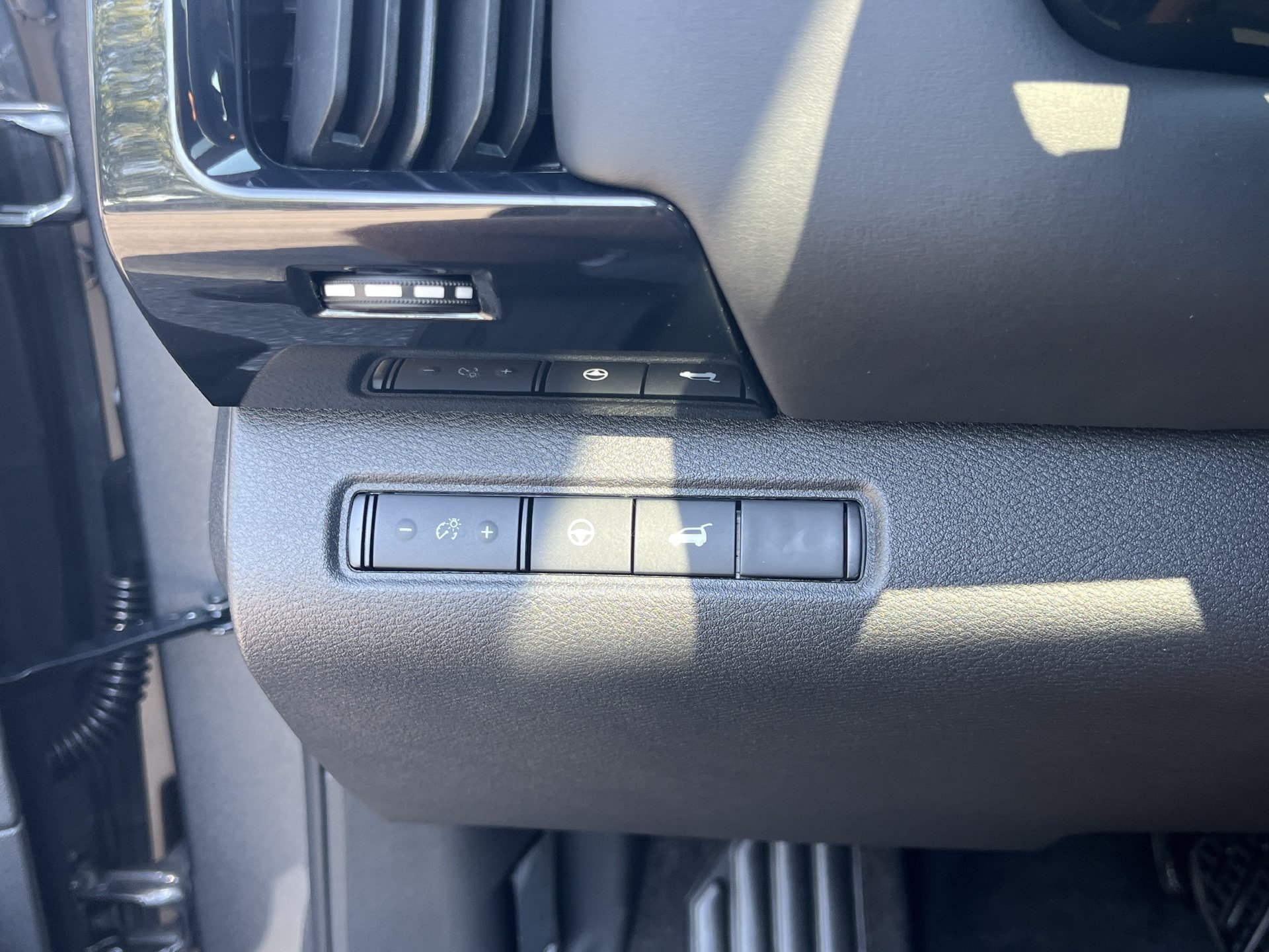 New 2026 Nissan Pathfinder SV FWD image 12