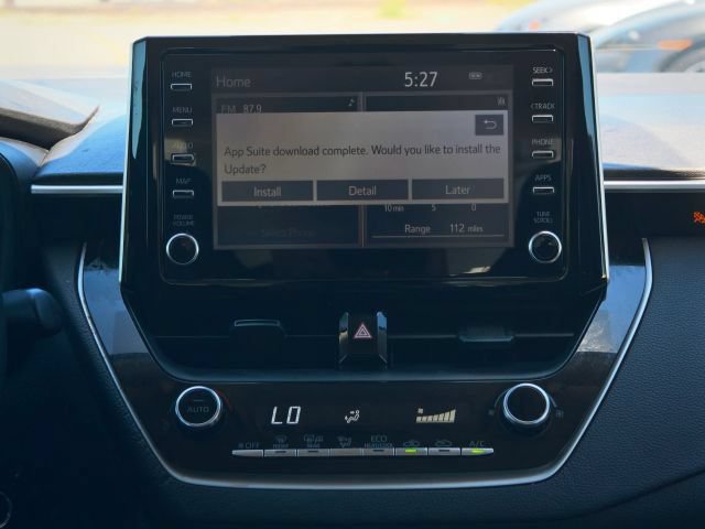 Used 2020 Toyota Corolla LE FWD image 28