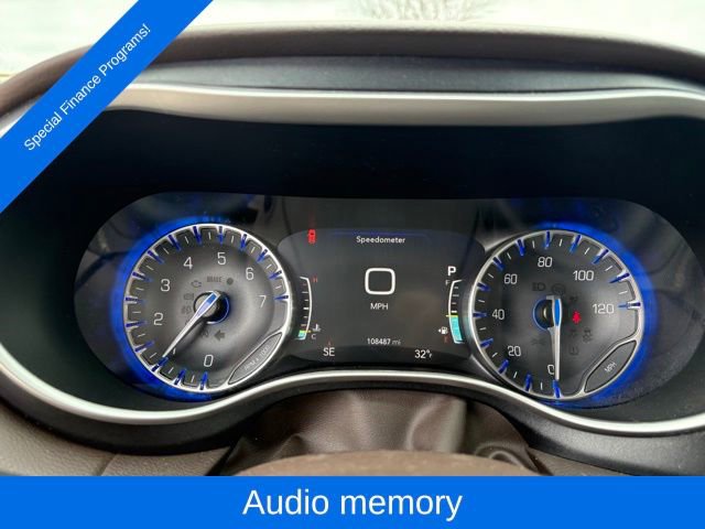 Used 2020 Chrysler Pacifica Touring-L Plus image 17