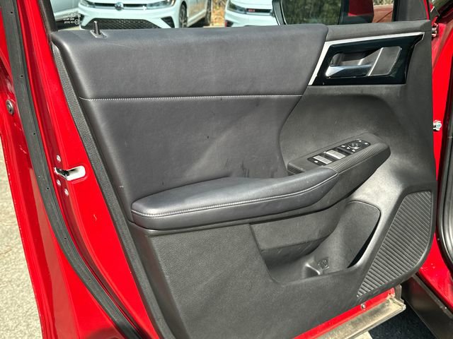 Used 2023 Mitsubishi Outlander 4WD Plug-In Hybrid image 10