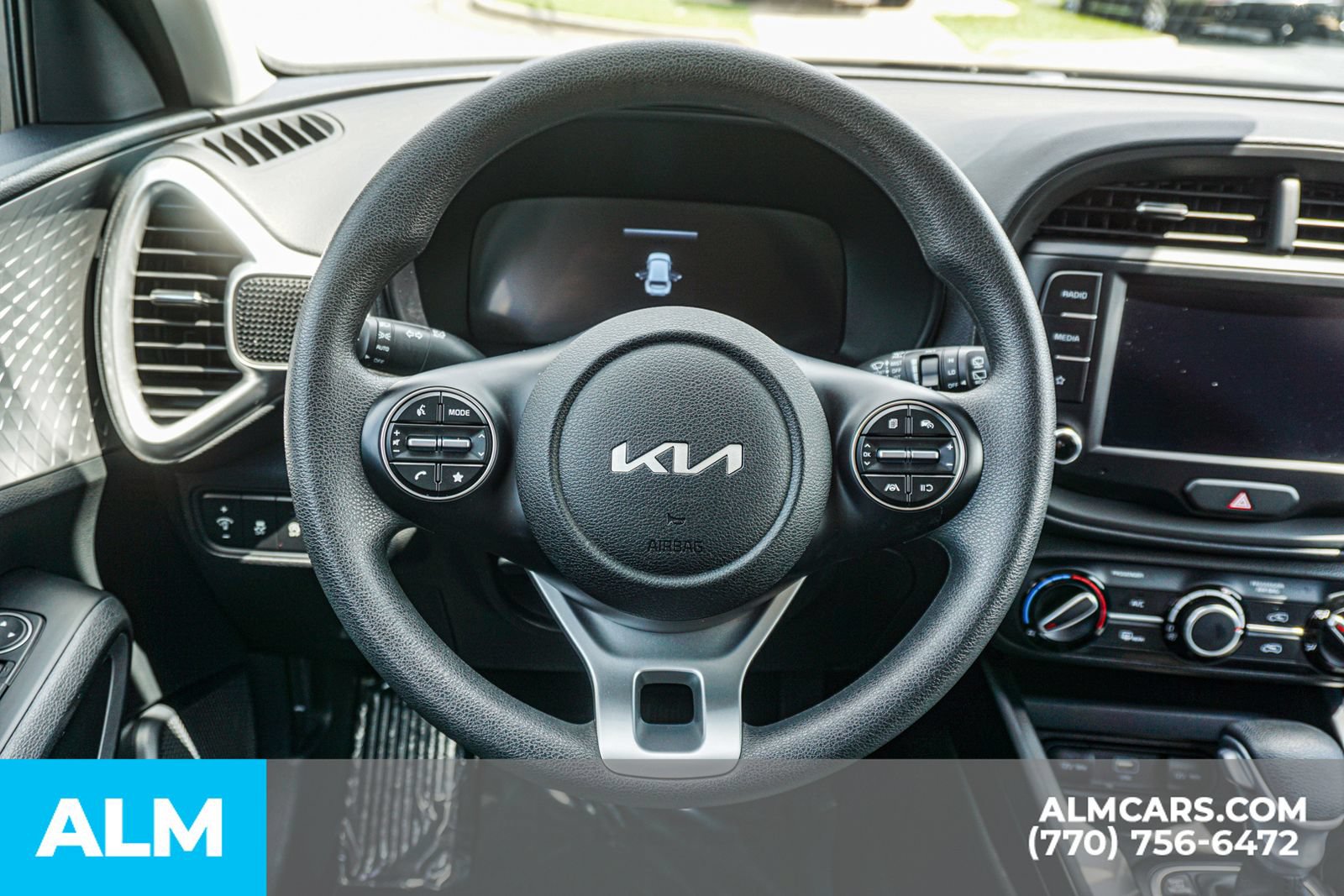 Used 2025 Kia Soul LX w/ LX Technology Package FWD image 28