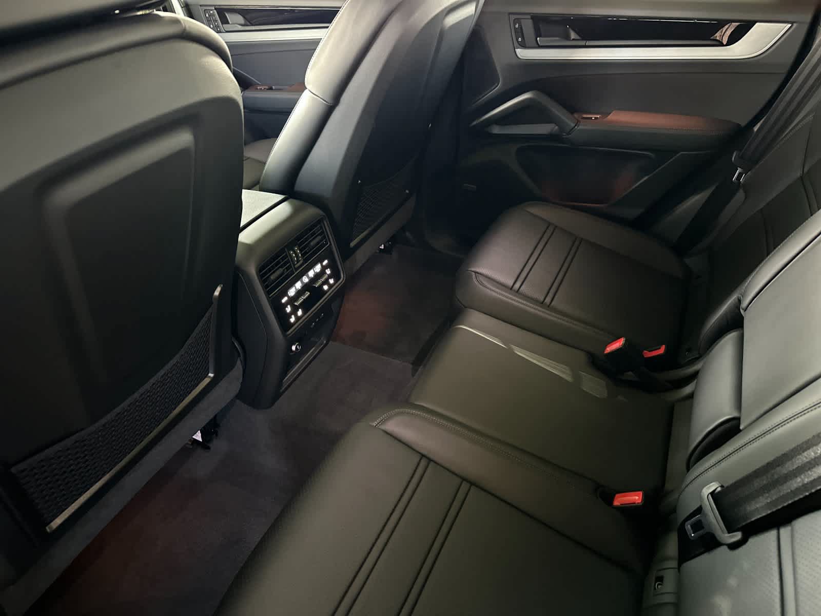New 2026 Porsche Cayenne Coupe AWD/4WD image 13