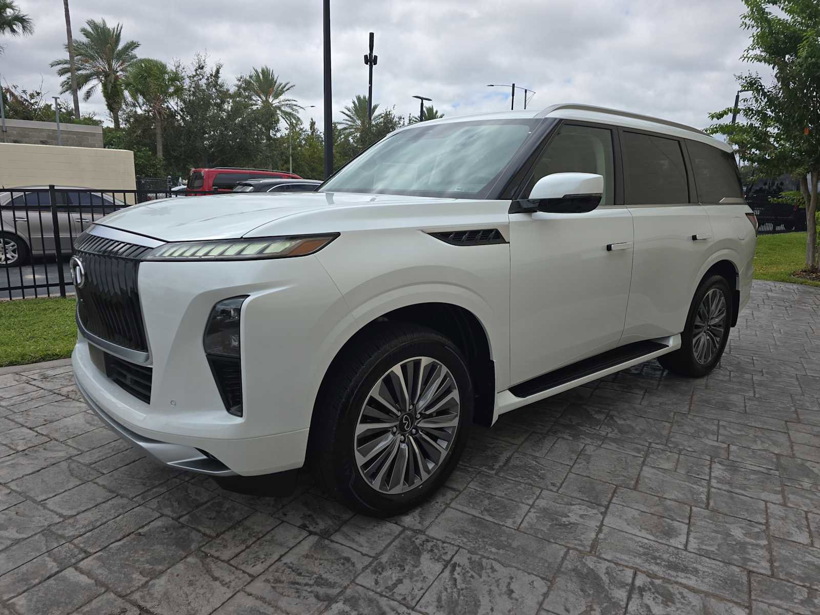 New 2026 INFINITI QX80 Luxe w/ Cargo Package image 9