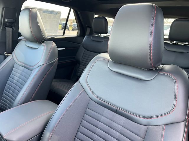 New 2026 Ford Explorer ST-Line w/ ST-Line Street Pack image 15