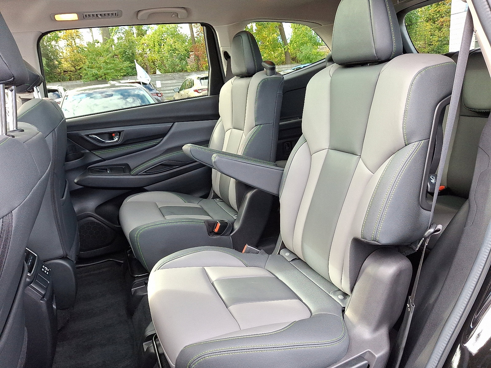 Used 2024 Subaru Ascent Onyx Edition image 8