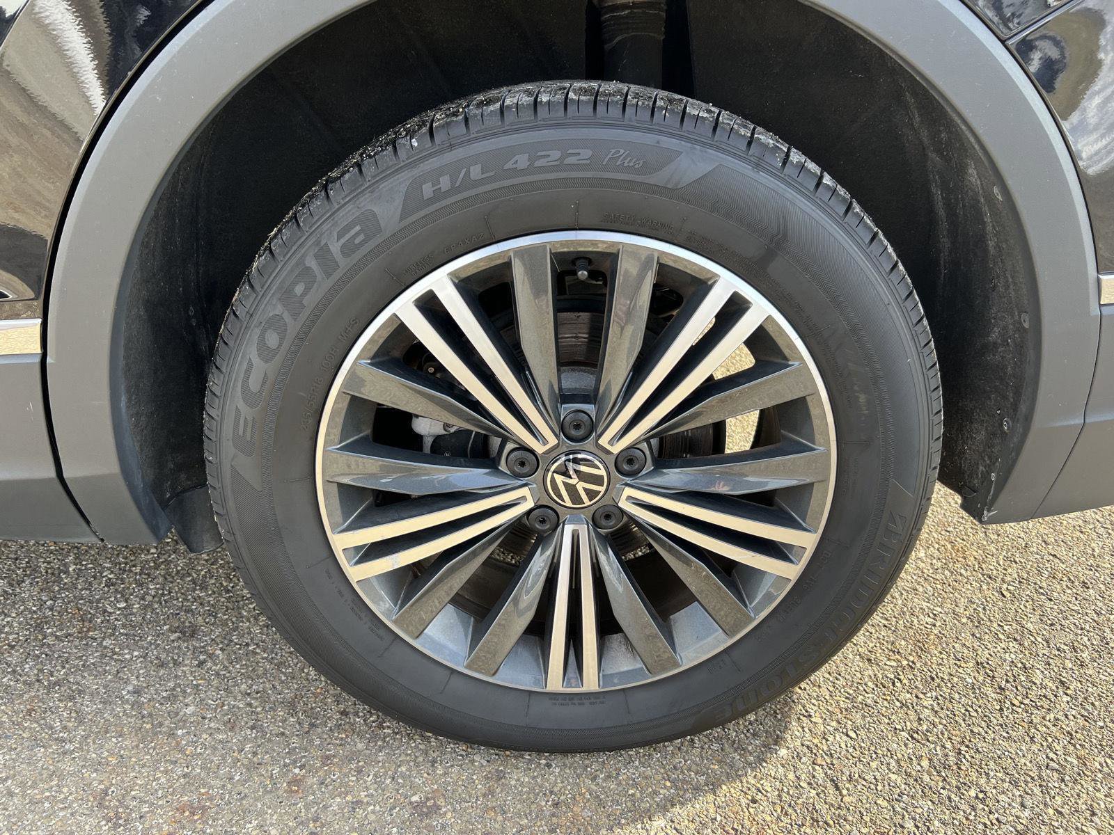 Used 2024 Volkswagen Tiguan Wolfsburg Edition image 46