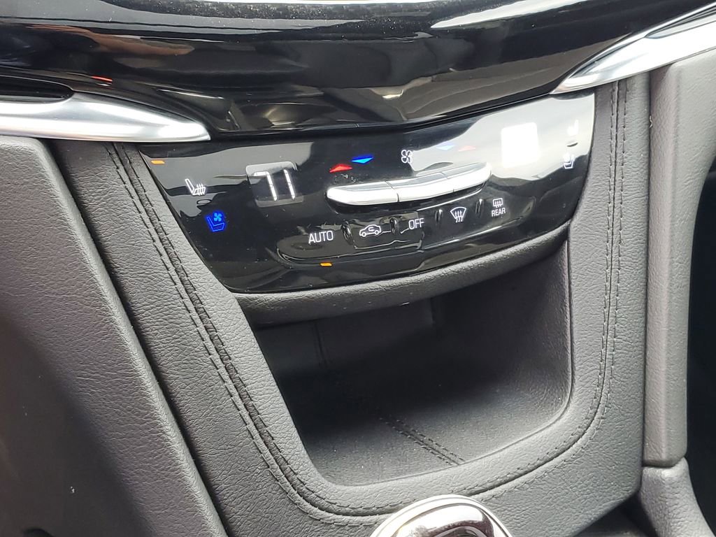 Used 2025 Cadillac XT6 Sport w/ LPO, Floor Liner Package AWD/4WD image 17