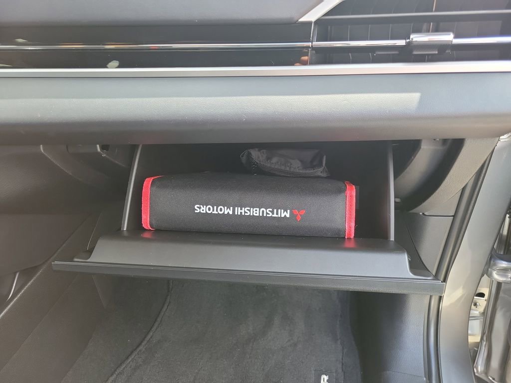 Used 2024 Mitsubishi Outlander SEL image 40