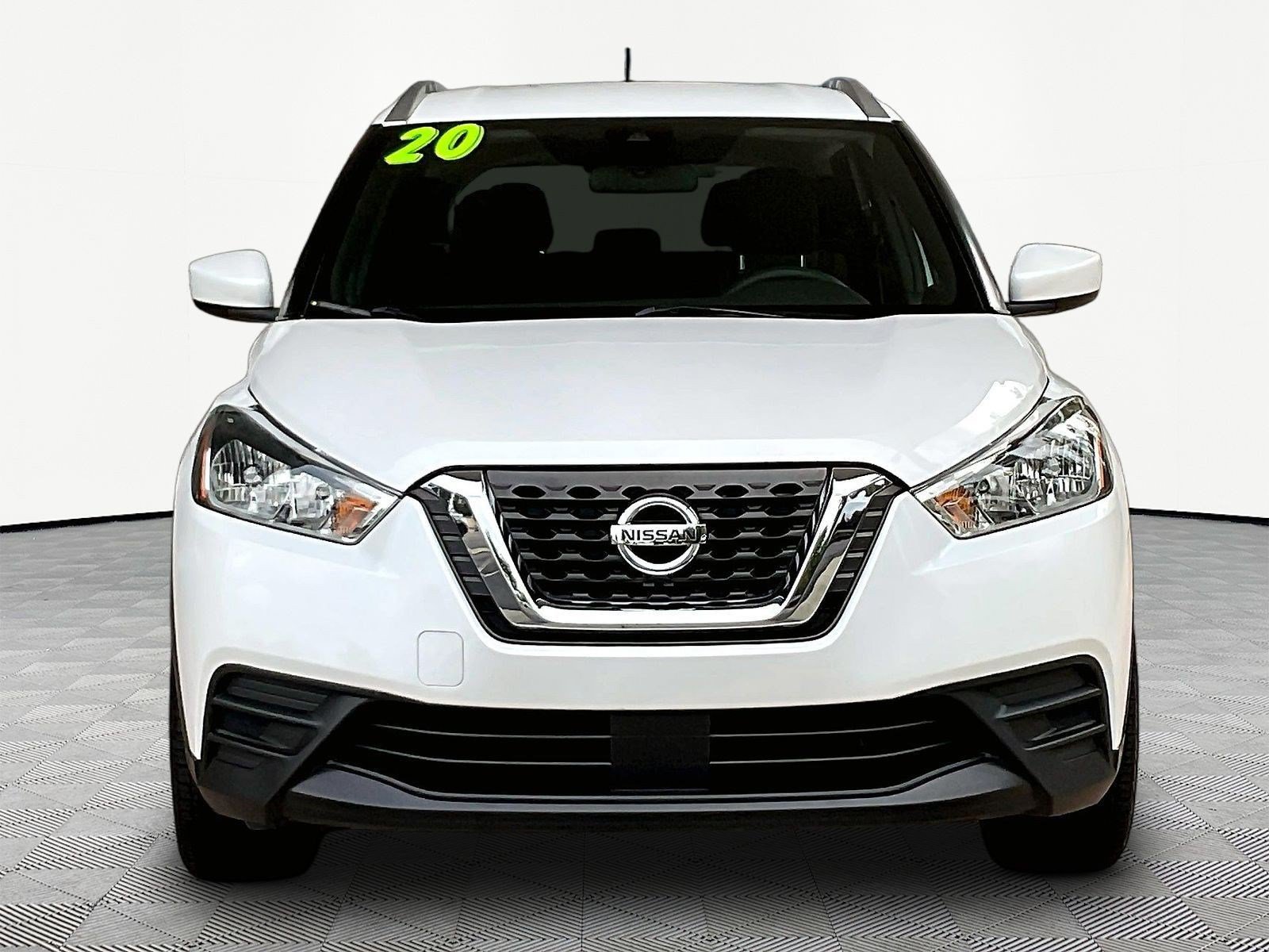 Used 2020 Nissan Kicks SV FWD image 2