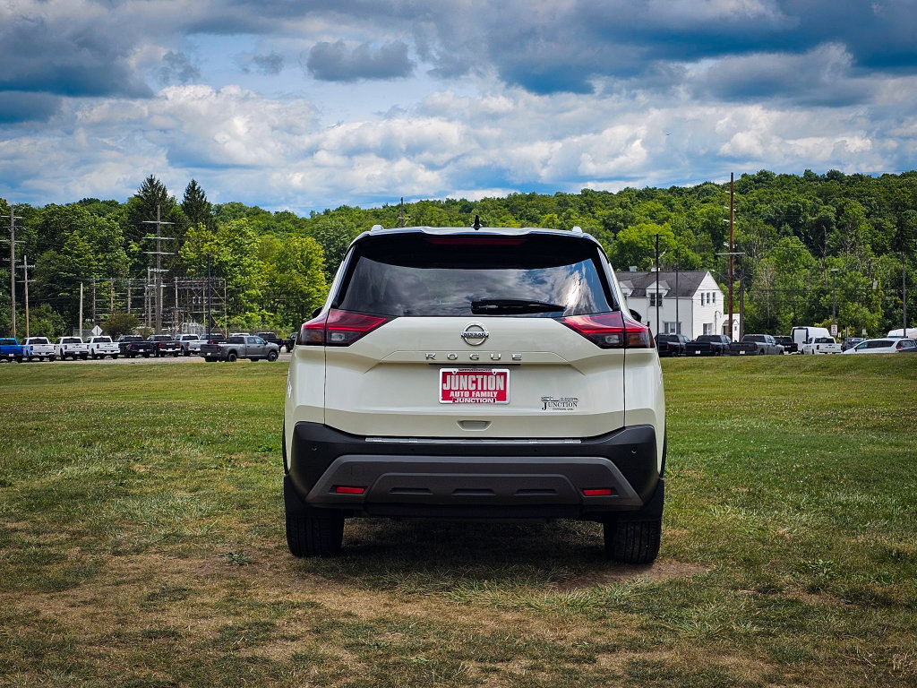 Used 2021 Nissan Rogue SL w/ Premium Package AWD/4WD image 4