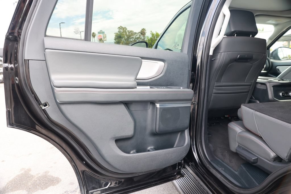 Used 2025 Ford Expedition Active RWD image 40