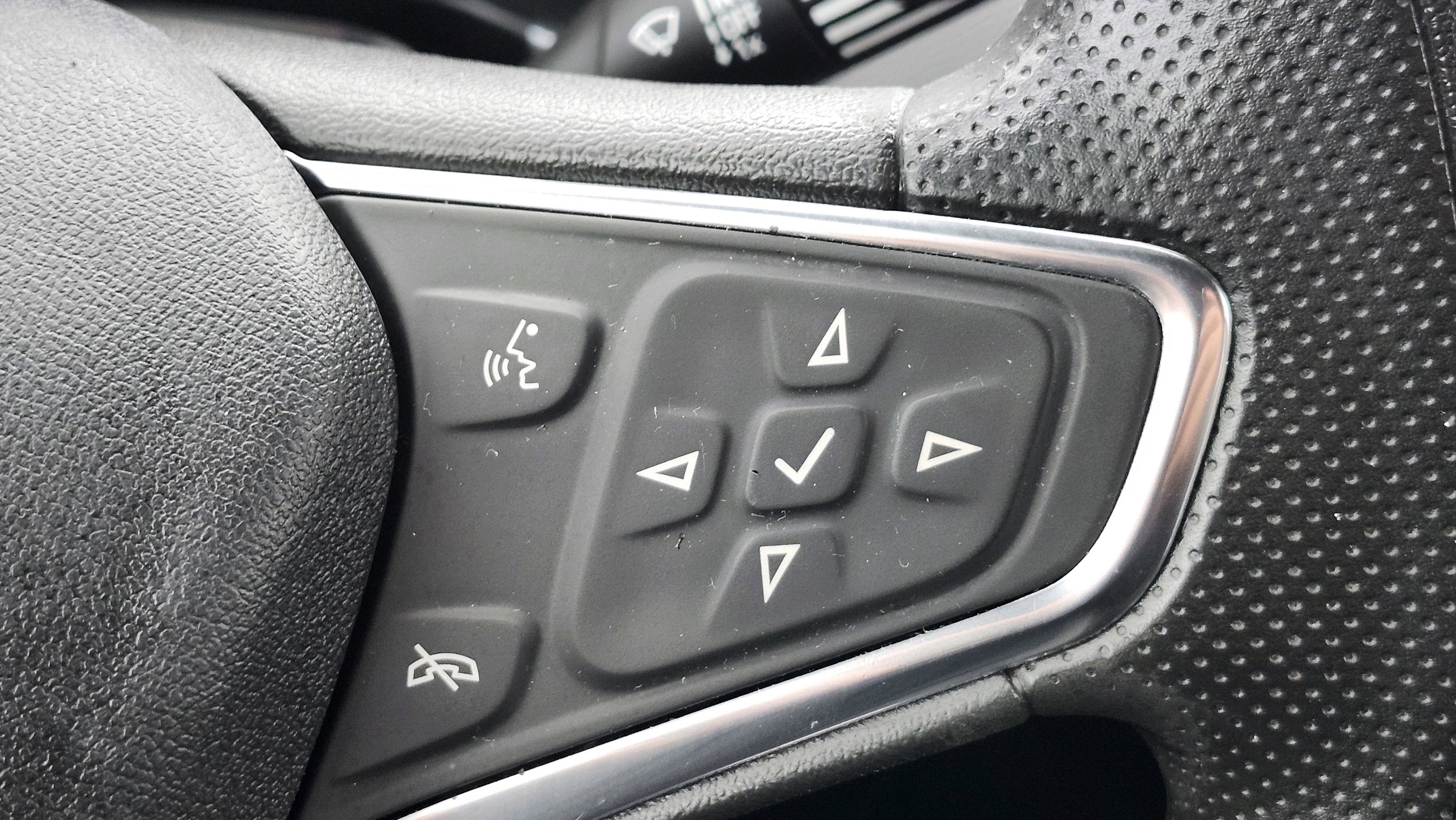 Used 2021 Chevrolet Equinox LS w/ LS Convenience Package image 29