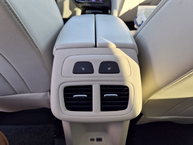 Used 2023 Buick Envision Avenir FWD image 36