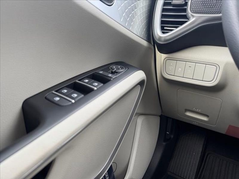 New 2025 Kia Soul LX image 17