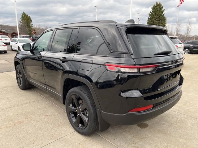 Certified 2024 Jeep Grand Cherokee Altitude AWD/4WD image 4