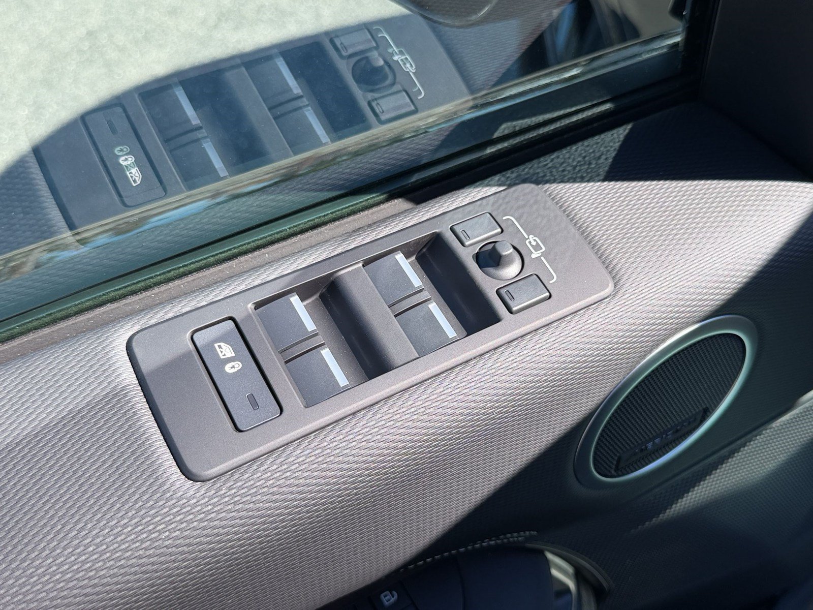 New 2026 Land Rover Discovery Dynamic SE AWD/4WD image 26