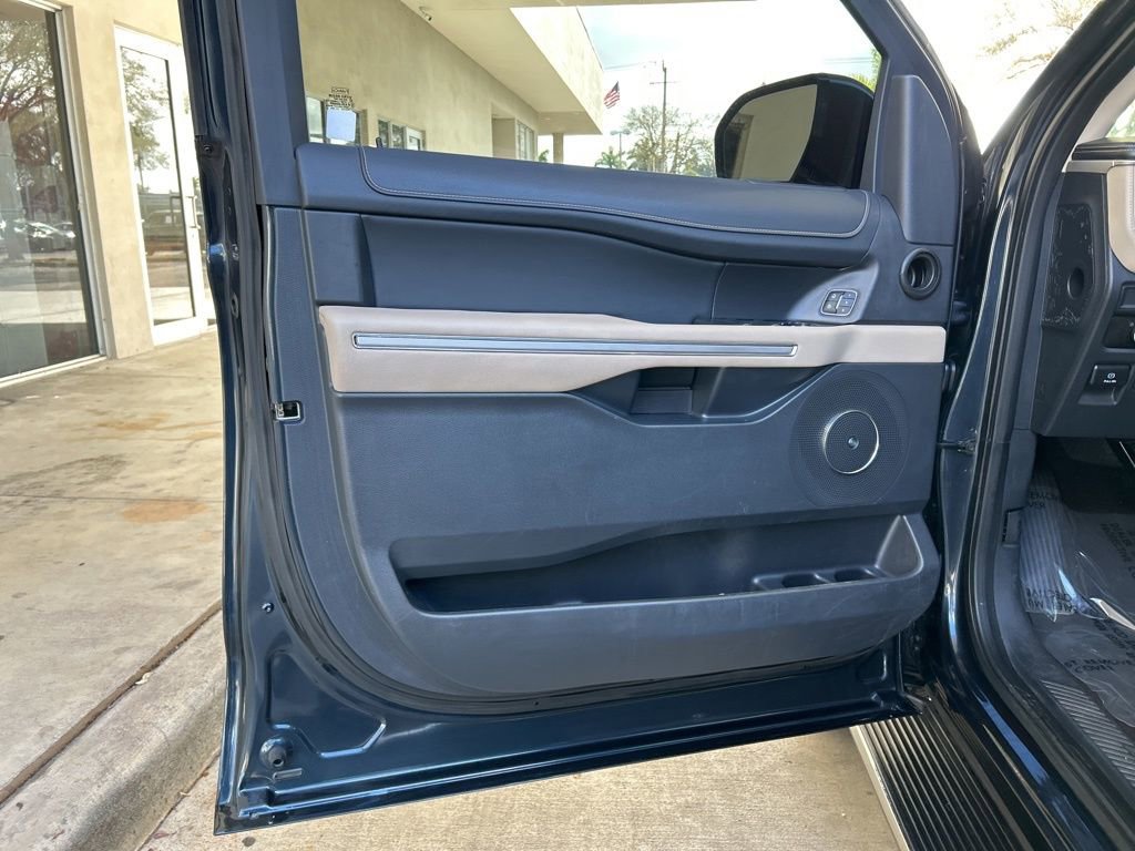 Used 2023 Ford Expedition Max Limited image 44