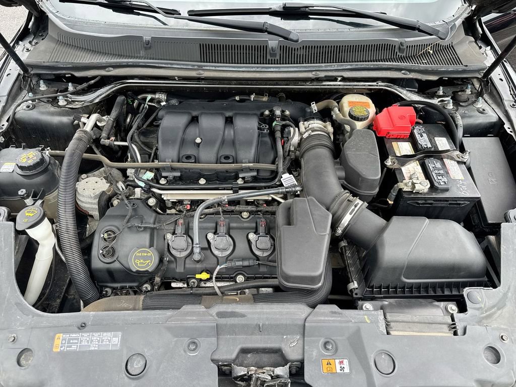Used 2016 Ford Taurus SE FWD image 24
