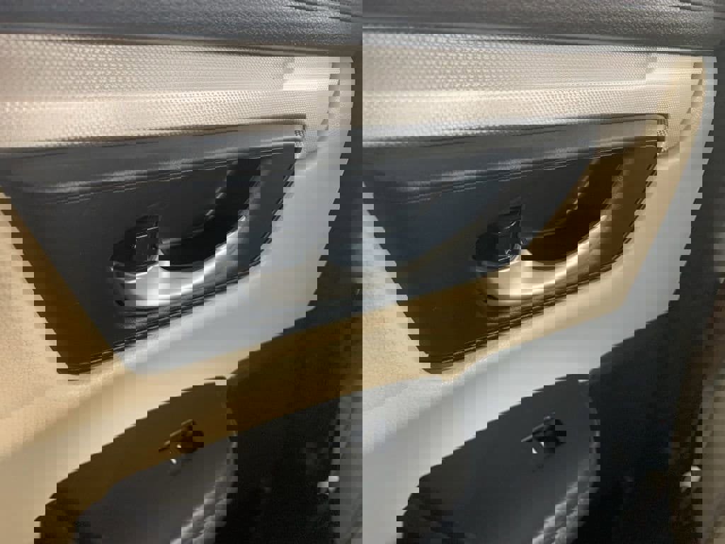 Used 2020 Honda CR-V LX image 25