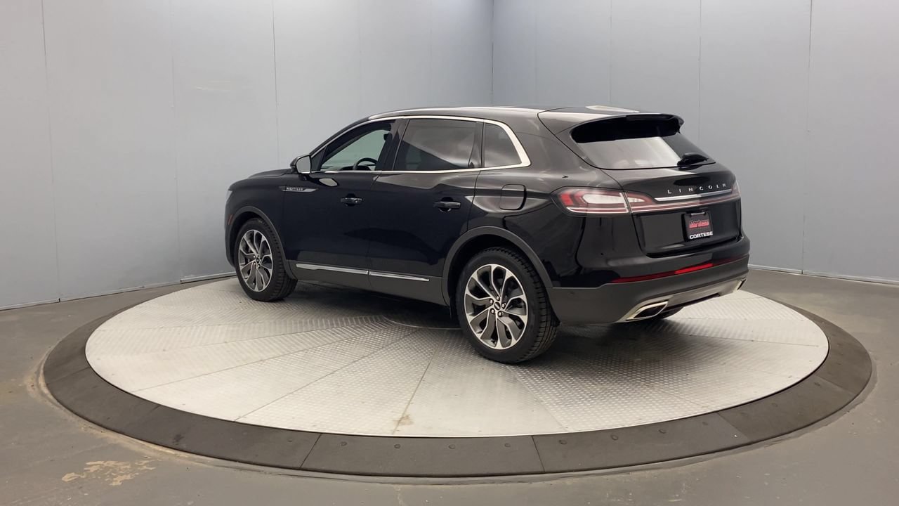 Used 2023 Lincoln Nautilus Reserve AWD/4WD image 3