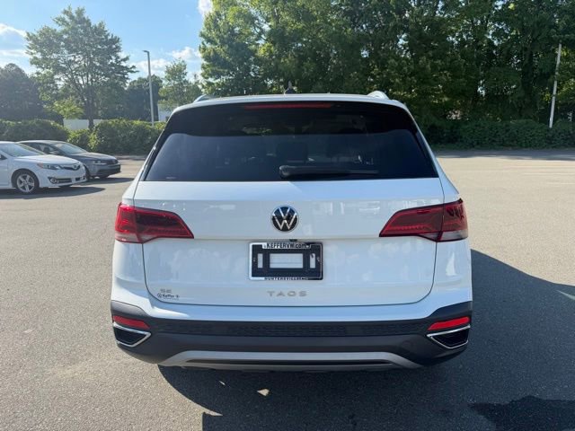 Certified 2023 Volkswagen Taos SE w/ Panoramic Sunroof Package FWD image 4