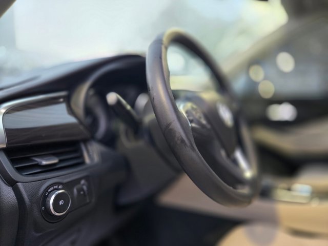 Used 2019 Buick Envision Essence image 10