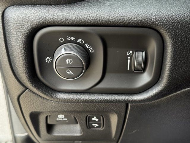 Used 2021 RAM 1500 Big Horn AWD/4WD image 24