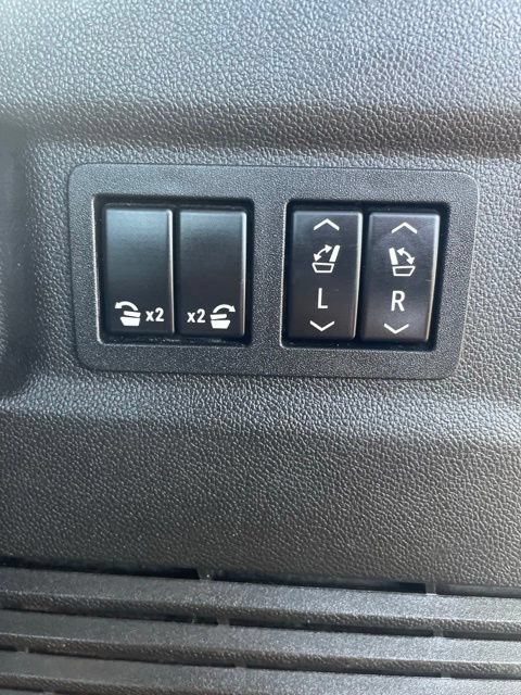 Used 2021 Chevrolet Suburban Premier w/ Texas Edition RWD image 7