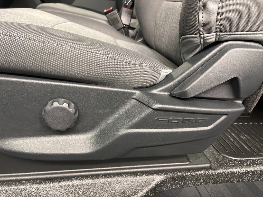 New 2026 Ford F250 XL w/ XL Chrome Package image 25