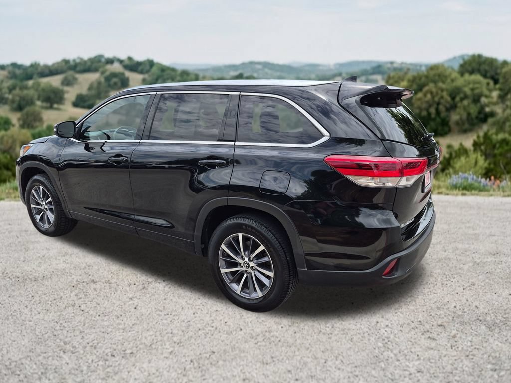 Used 2017 Toyota Highlander XLE FWD image 7