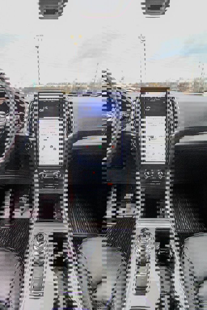 Used 2024 Ford Edge SEL w/ Convenience Package image 28