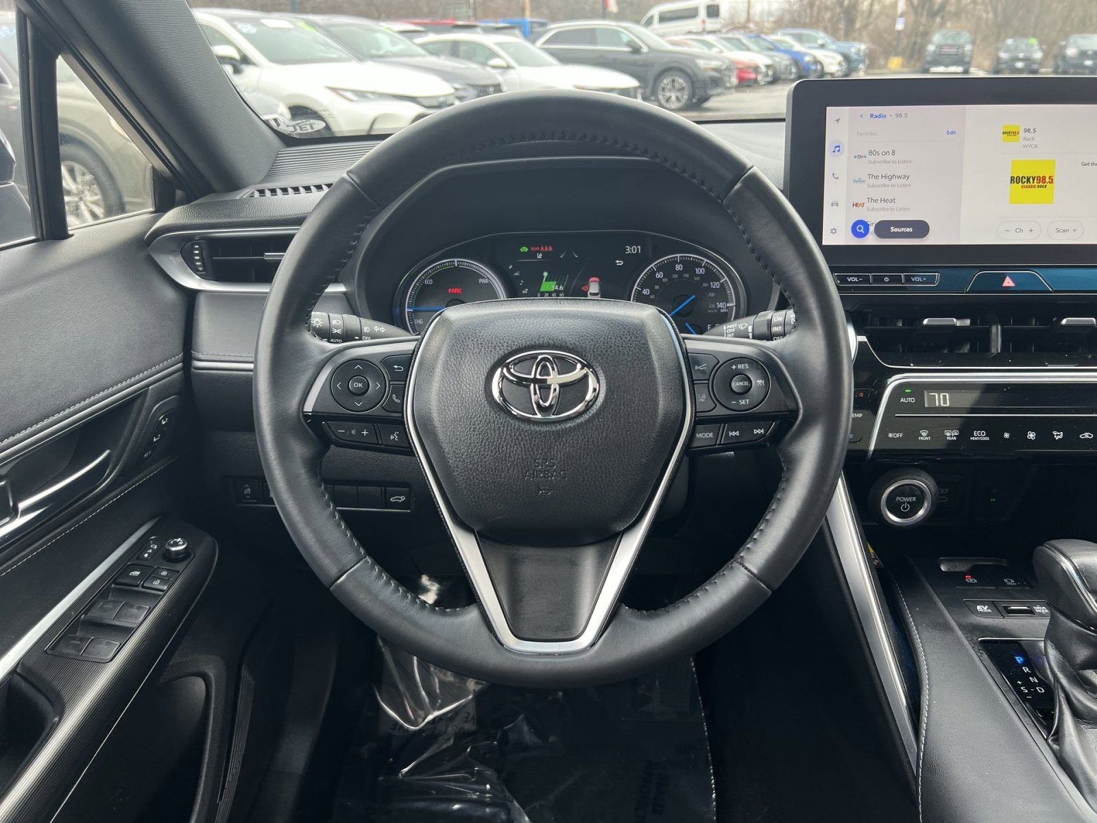 Used 2023 Toyota Venza Nightshade image 16