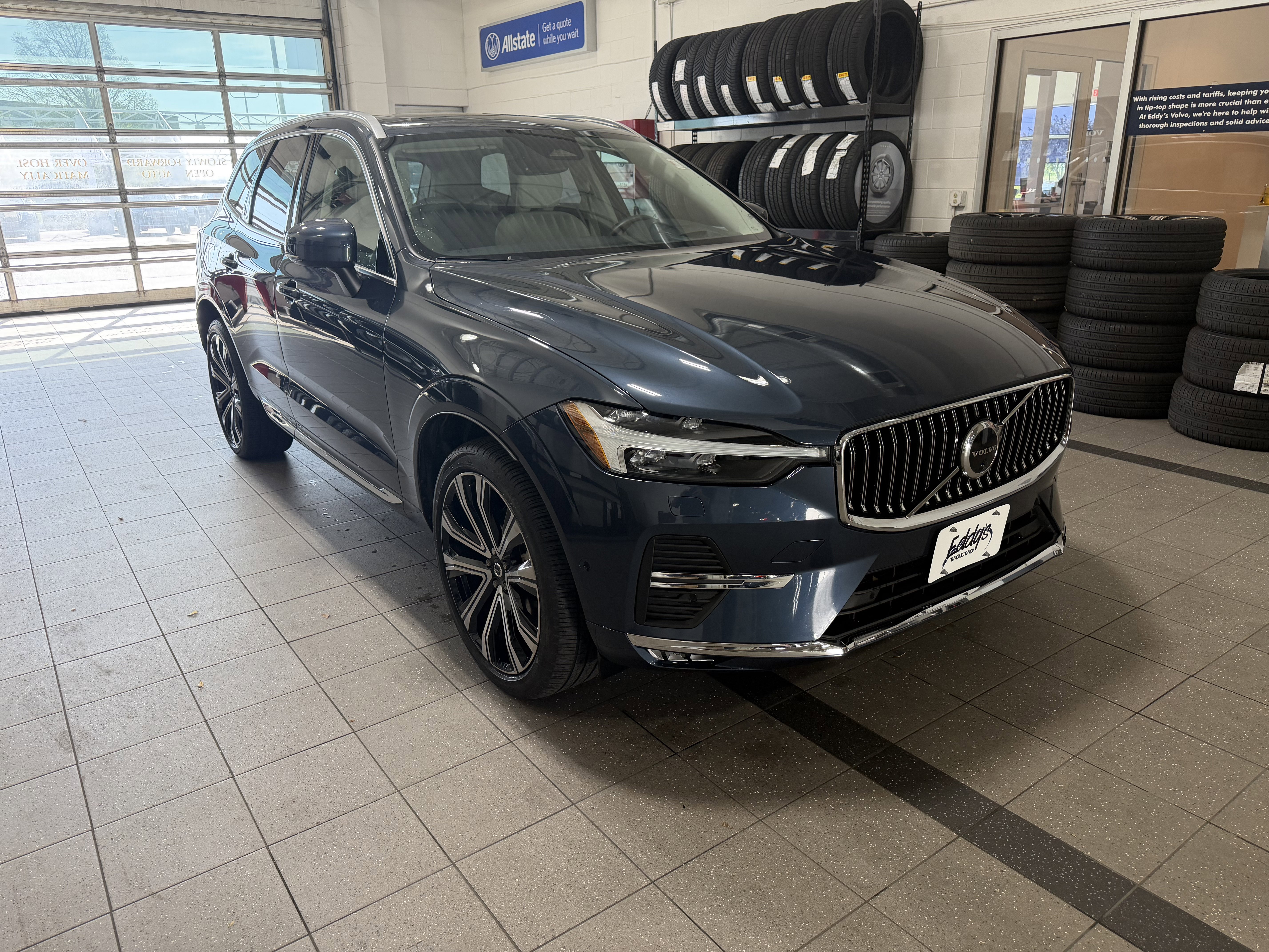 Used 2023 Volvo XC60 B5 Ultimate w/ Climate Package AWD/4WD video 1