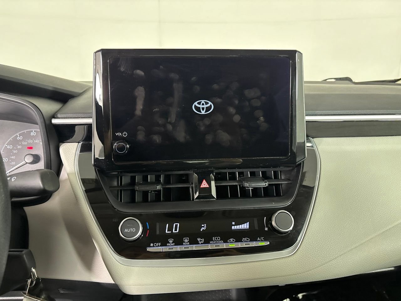 Used 2025 Toyota Corolla LE FWD image 18