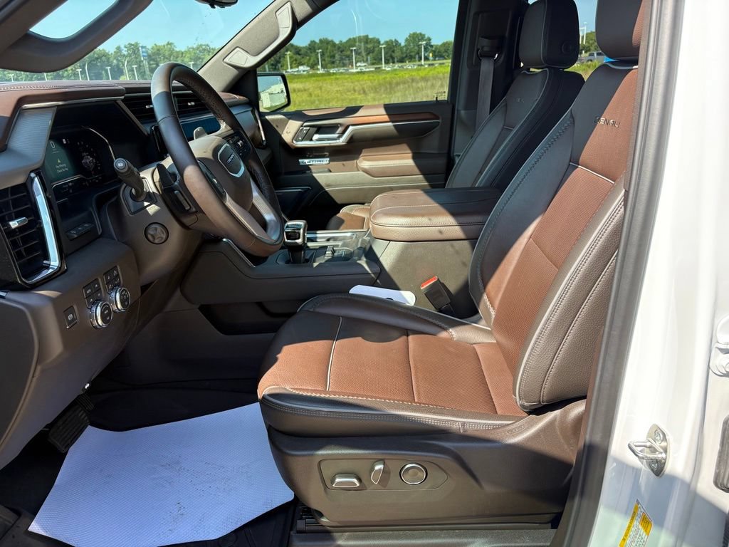 Used 2024 GMC Sierra 1500 Denali w/ Technology Package AWD/4WD image 16