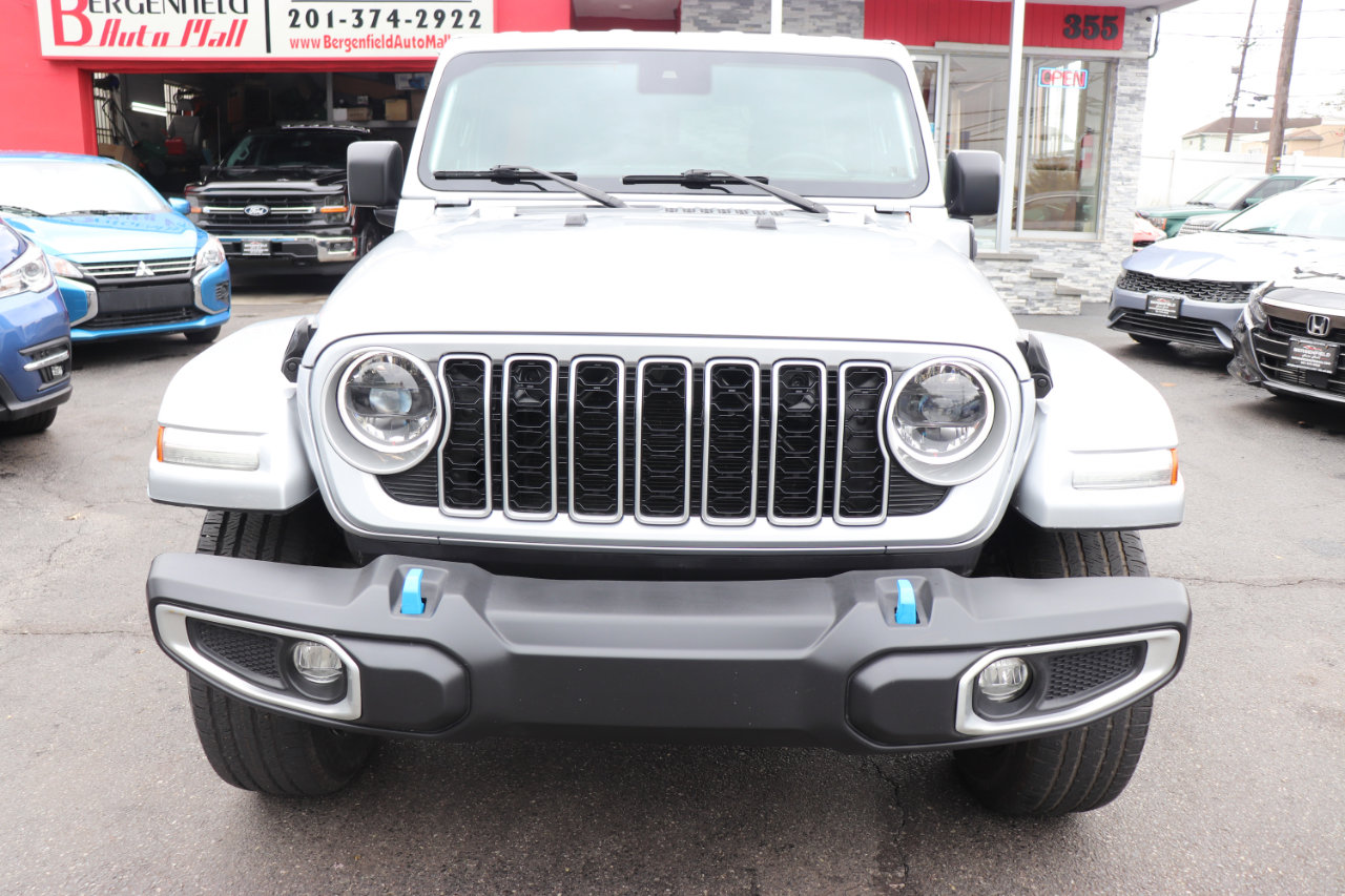 Used 2024 Jeep Wrangler Sahara image 8
