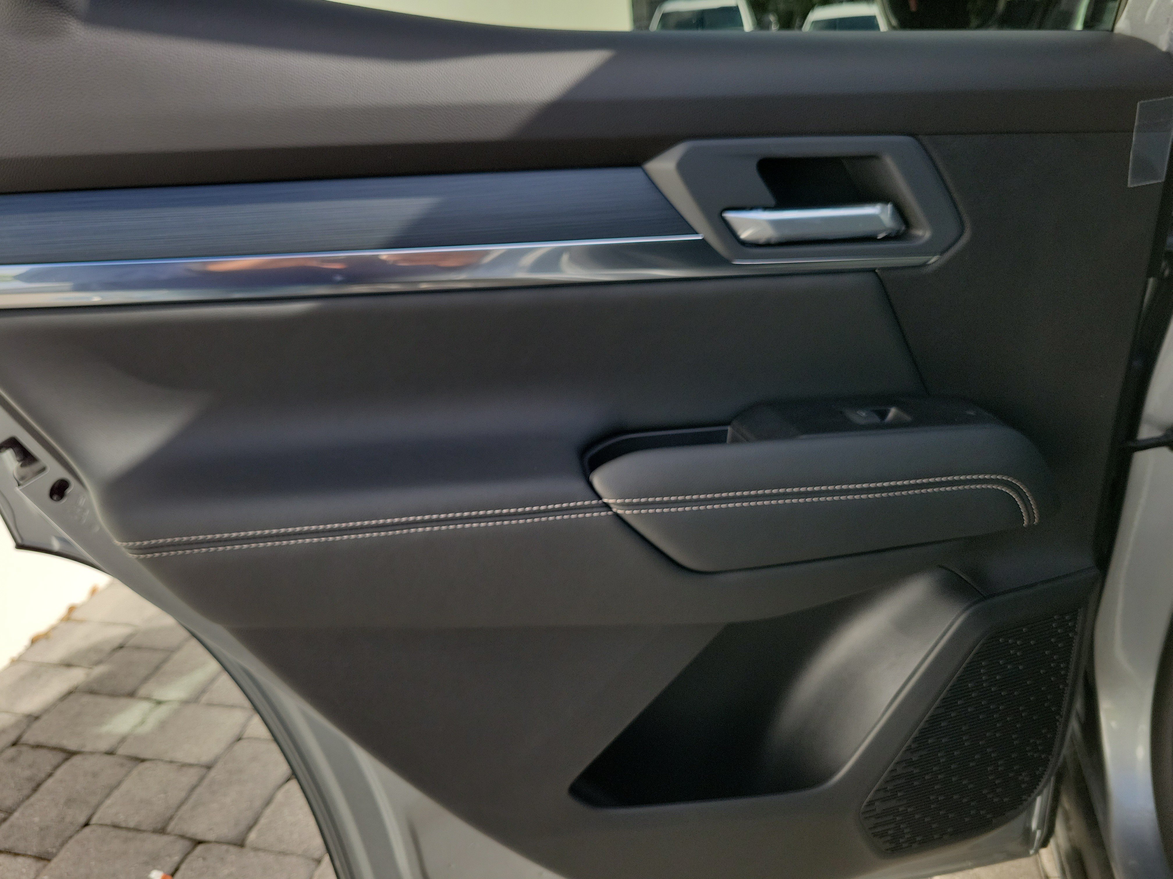 New 2027 GMC Terrain Elevation w/ Elevation Premium Package FWD image 12
