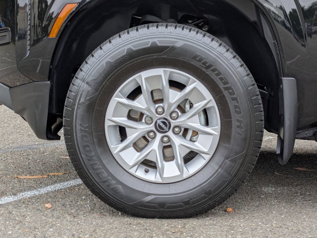 Used 2024 Nissan Frontier SV w/ Technology Package AWD/4WD image 9