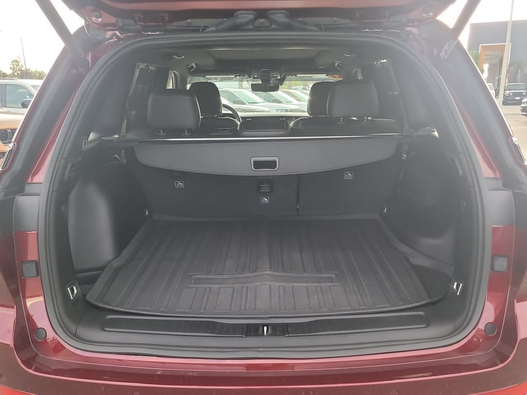 Certified 2025 Jeep Grand Cherokee Limited w/ Luxury Tech Group II RWD image 8