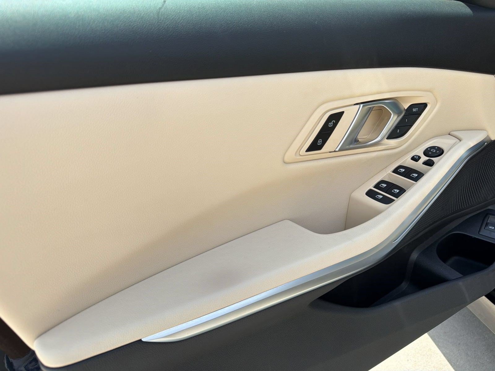 Used 2024 BMW 330i Sedan w/ Premium Package RWD image 13