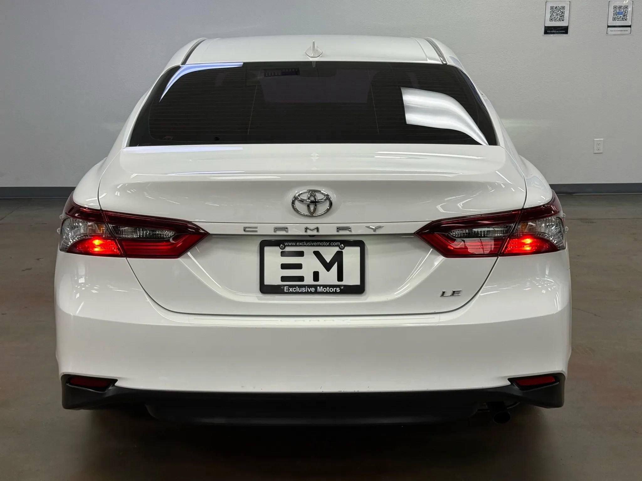 Used 2022 Toyota Camry LE image 6