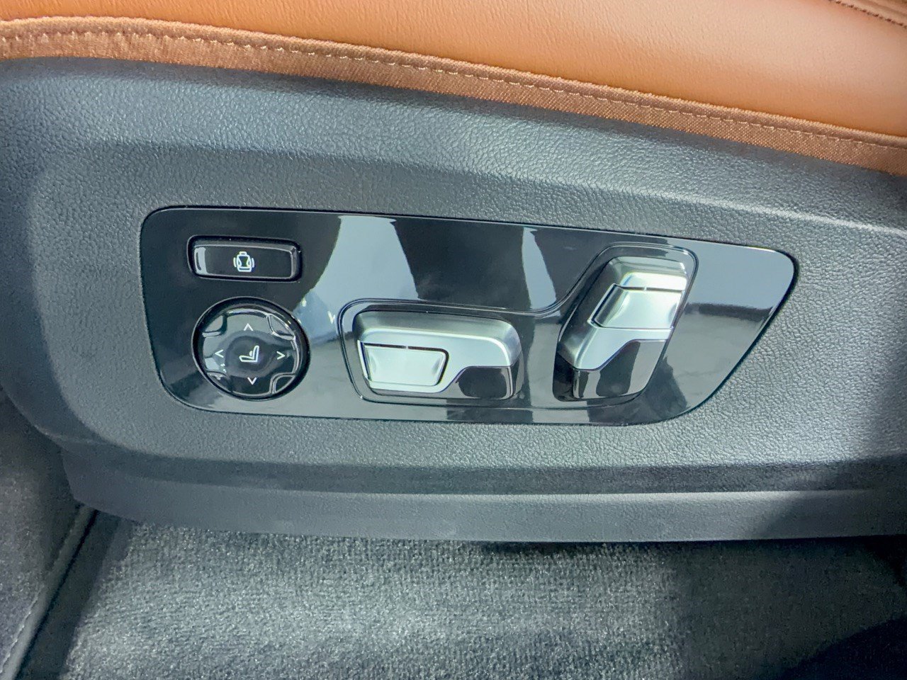 New 2027 BMW X7 M60i AWD/4WD image 16