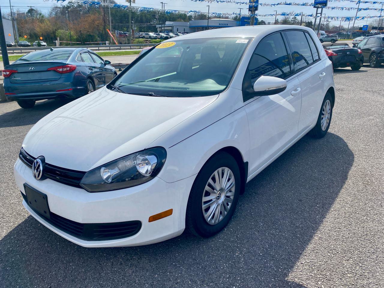Used 2013 Volkswagen Golf 4-Door FWD image 3