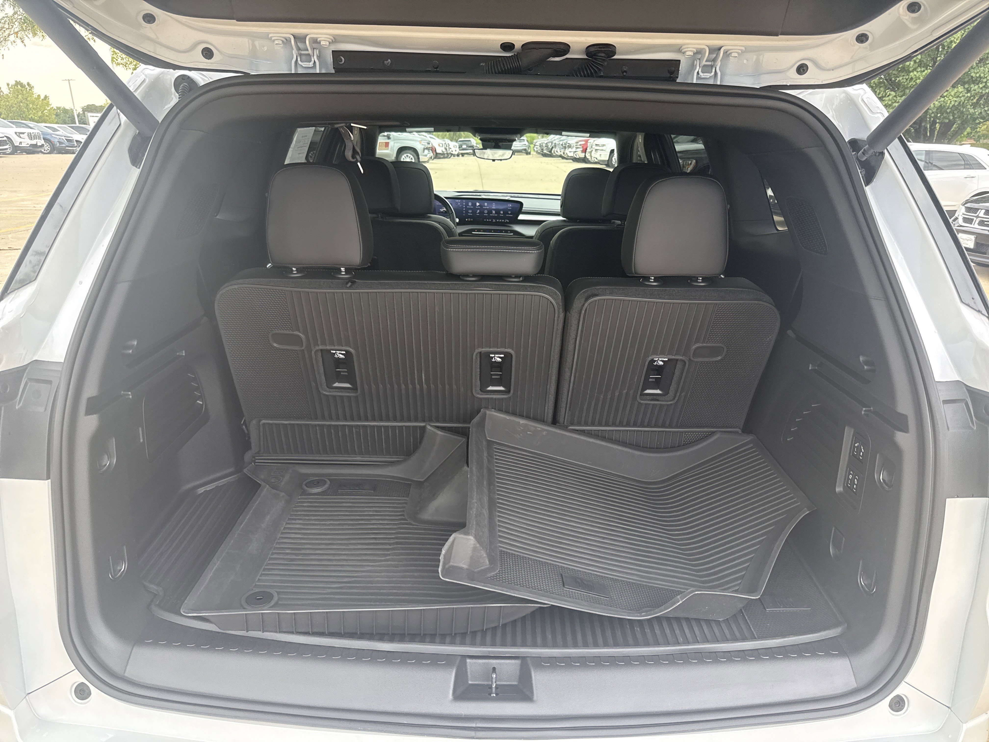Used 2025 Buick Enclave Avenir w/ Super Cruise Package image 7