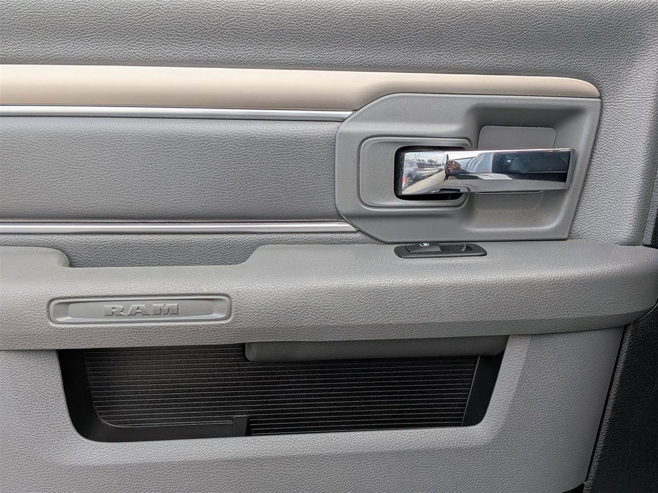 Used 2018 RAM 1500 SLT image 24