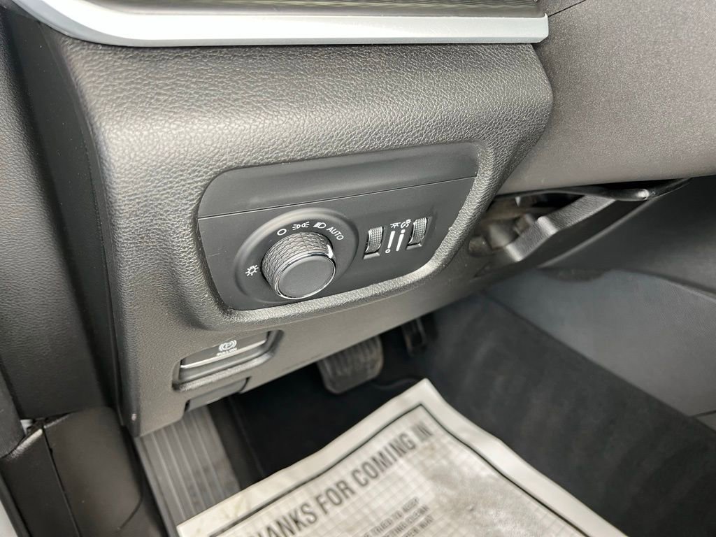 Used 2024 Jeep Grand Cherokee Altitude image 14