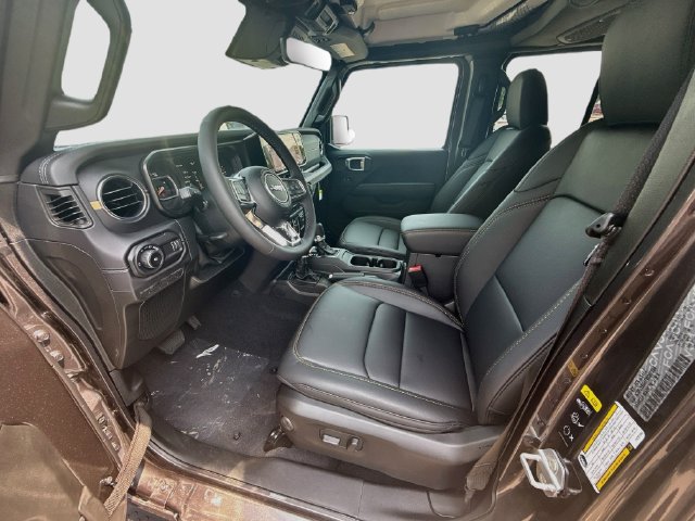 New 2026 Jeep Wrangler Unlimited Sahara AWD/4WD image 17